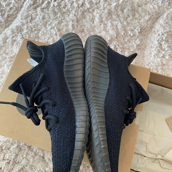 YEEZY 350 Black/Dazzling Blue size 6.5 - Picture 3 of 5
